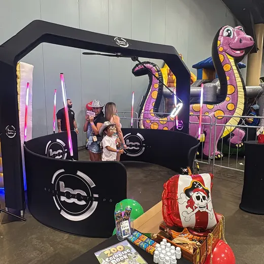 Advanced 360 Degree Photobooth With Machine Video Camera Enclosure Backdrop and Overhead 360 Photo Booth thumbnail 1